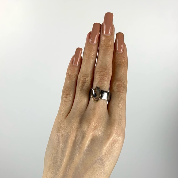 Men’s/Women’s Givenchy Designer Silver tone Shark Ring, SZ: 6/7 - Picture 4 of 12